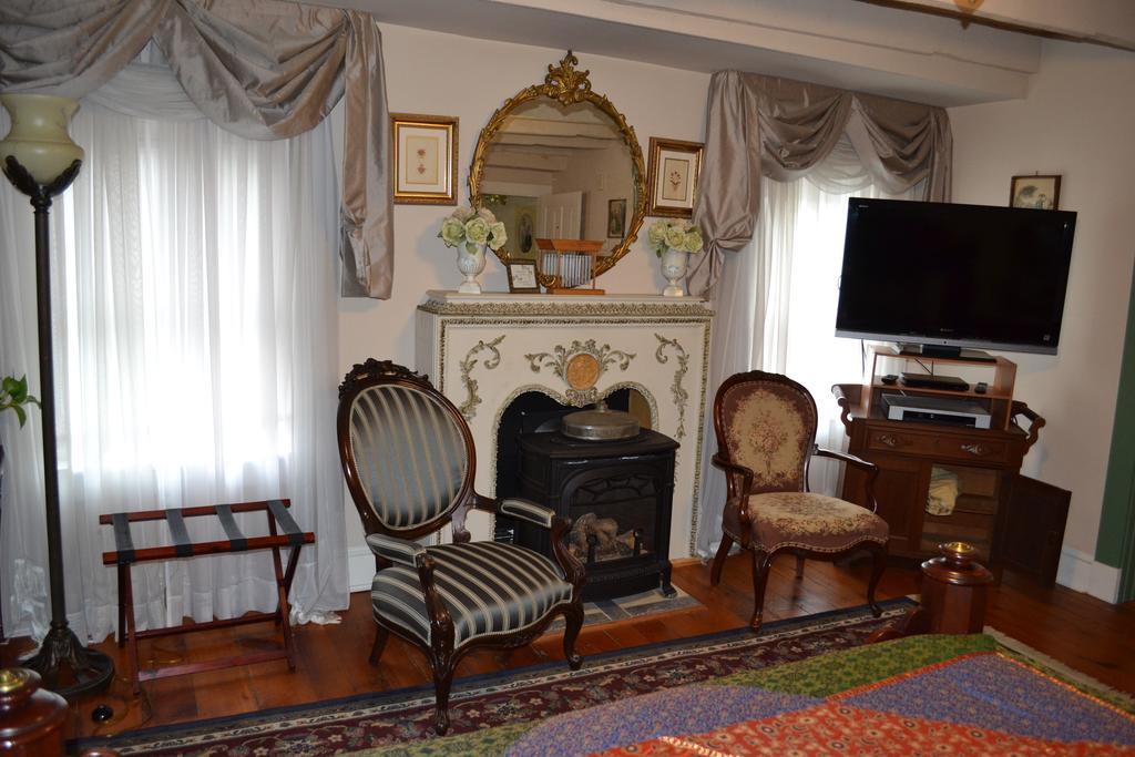 Ej Bowman House Bed & Breakfast Lancaster Room photo