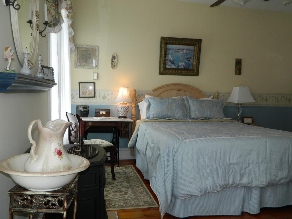 Ej Bowman House Bed & Breakfast Lancaster Room photo