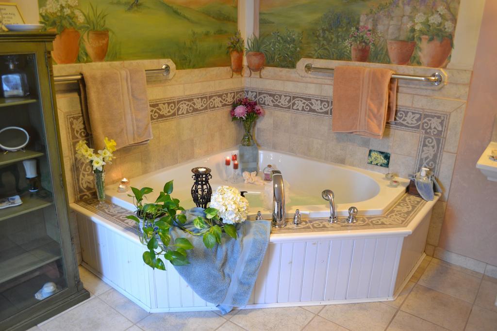Ej Bowman House Bed & Breakfast Lancaster Room photo