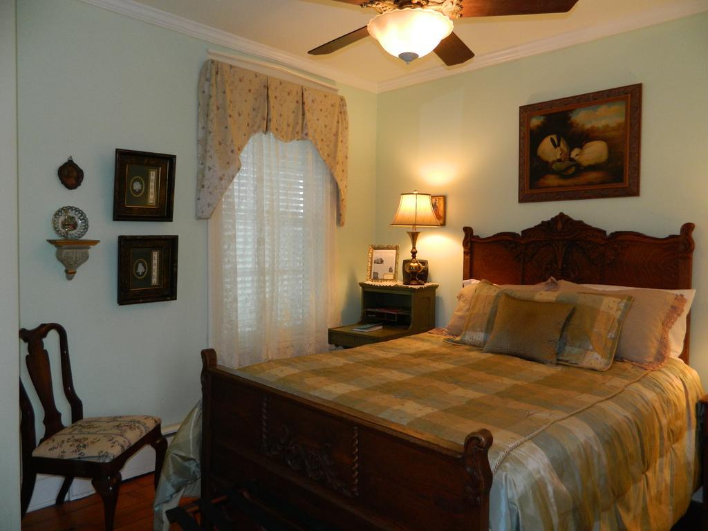 Ej Bowman House Bed & Breakfast Lancaster Exterior photo